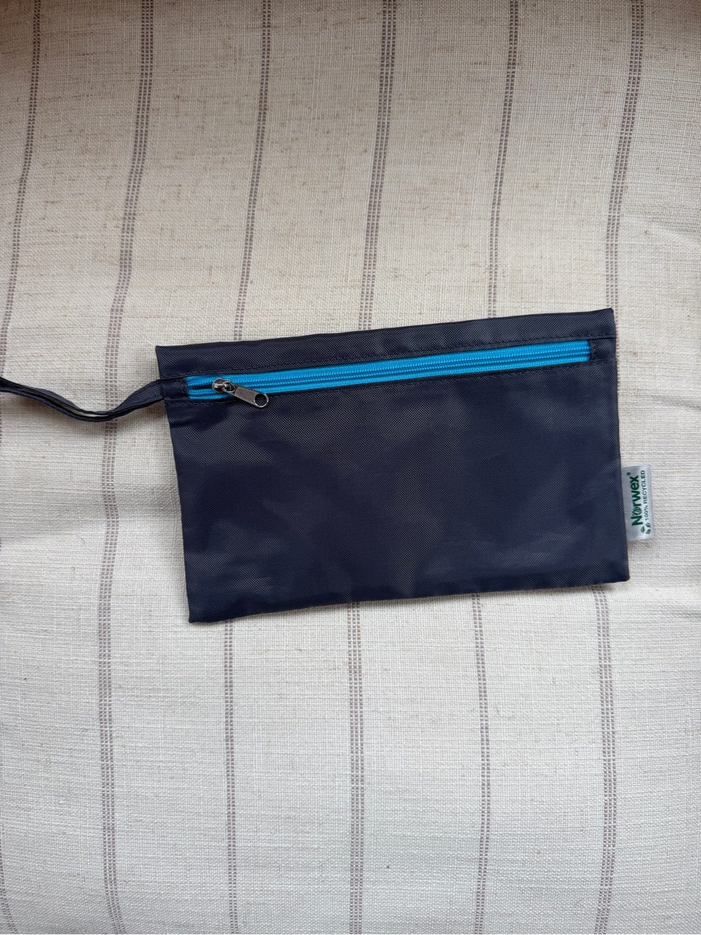 Norwex Zippered Wristlet Pouch Navy NEW